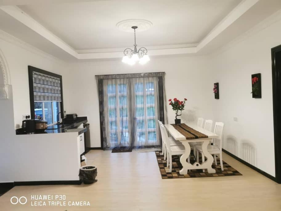 Hounon White Chimney Cottage 拉瑙 外观 照片