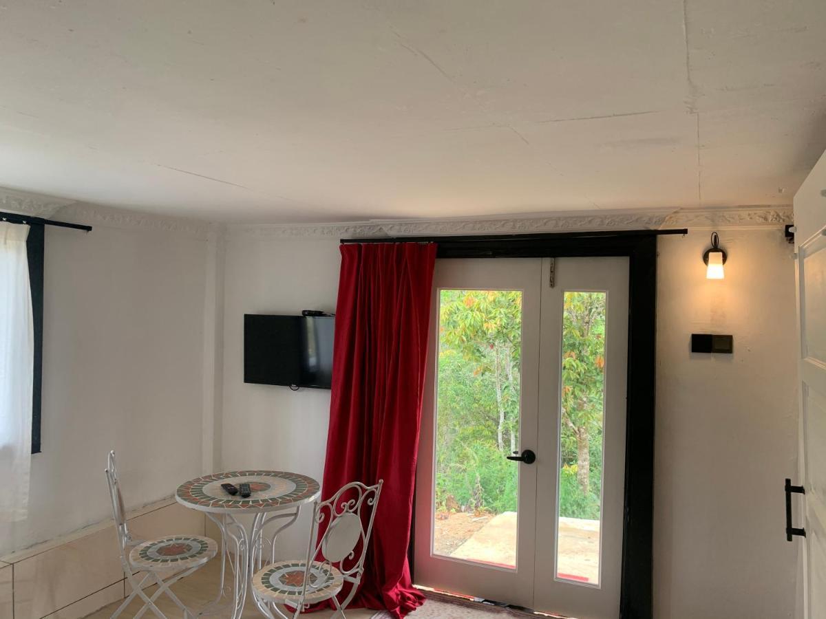 Hounon White Chimney Cottage 拉瑙 外观 照片